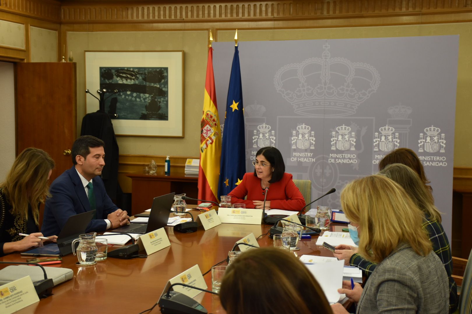 La ministra de Sanidad, Carolina Darías, en una reunión de trabajo. SANIDAD