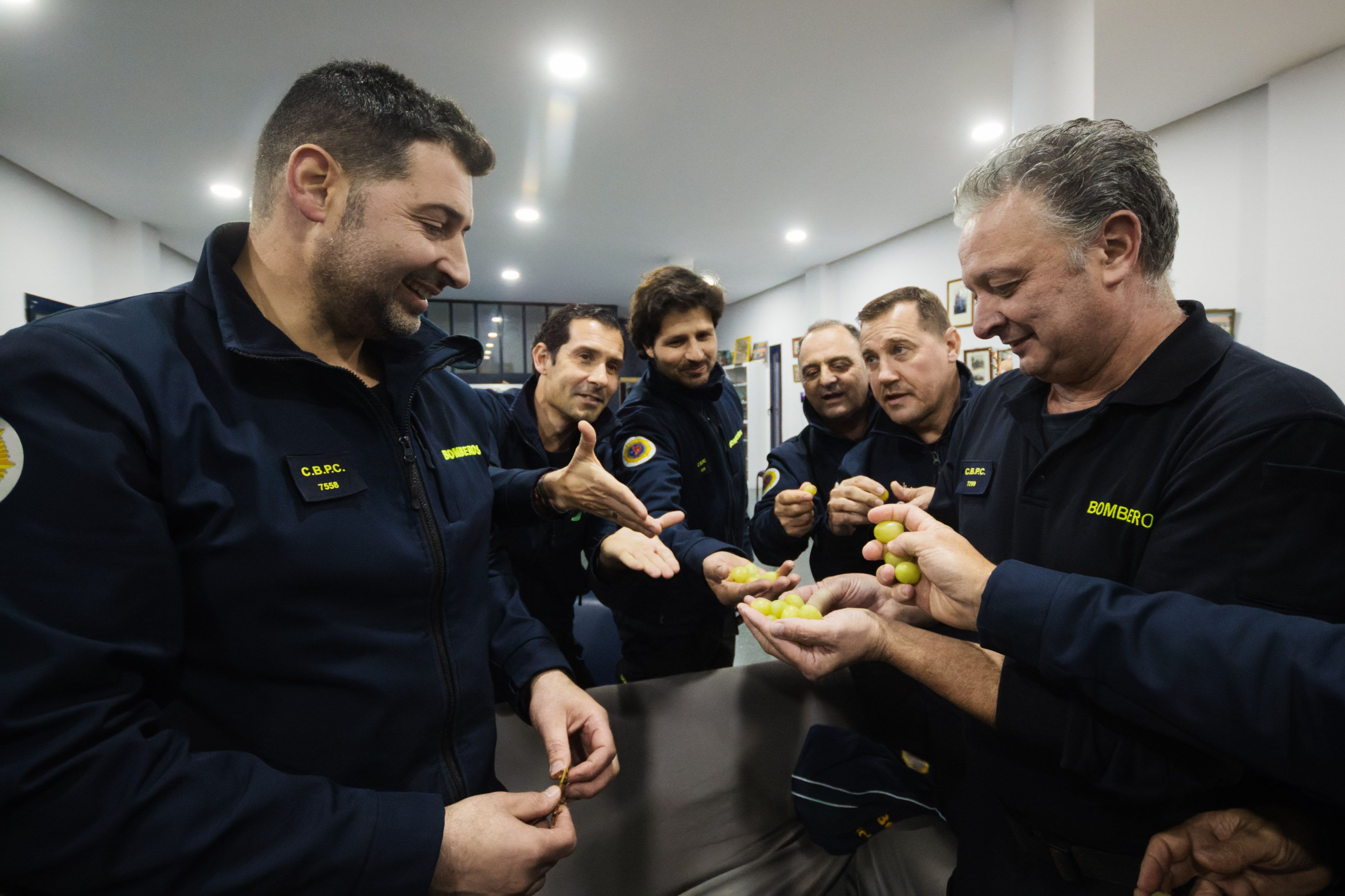 Los bomberos tomarán las uvas "siempre que el servicio lo permita".