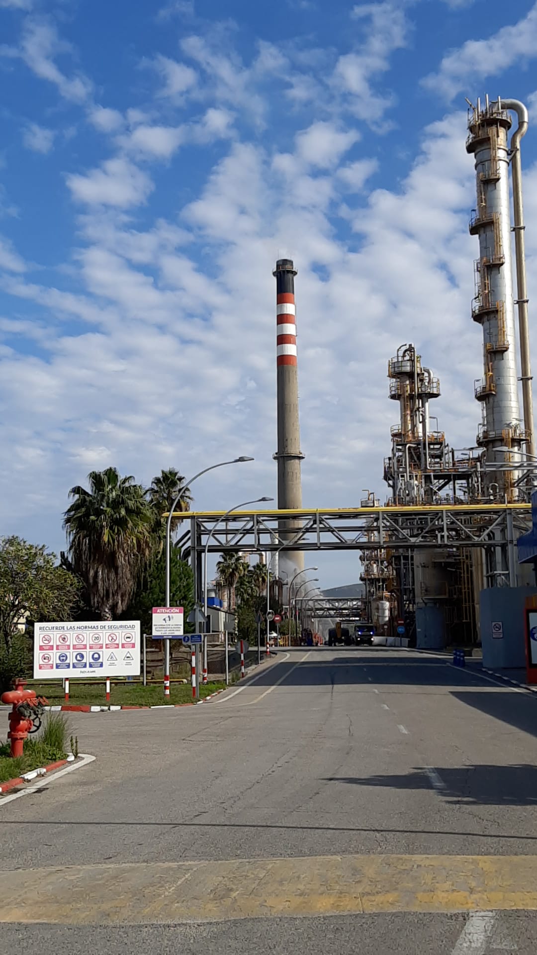 Bajo control el incendio, vuelve la calma a la comarca. JUNTA ANDALUCIA