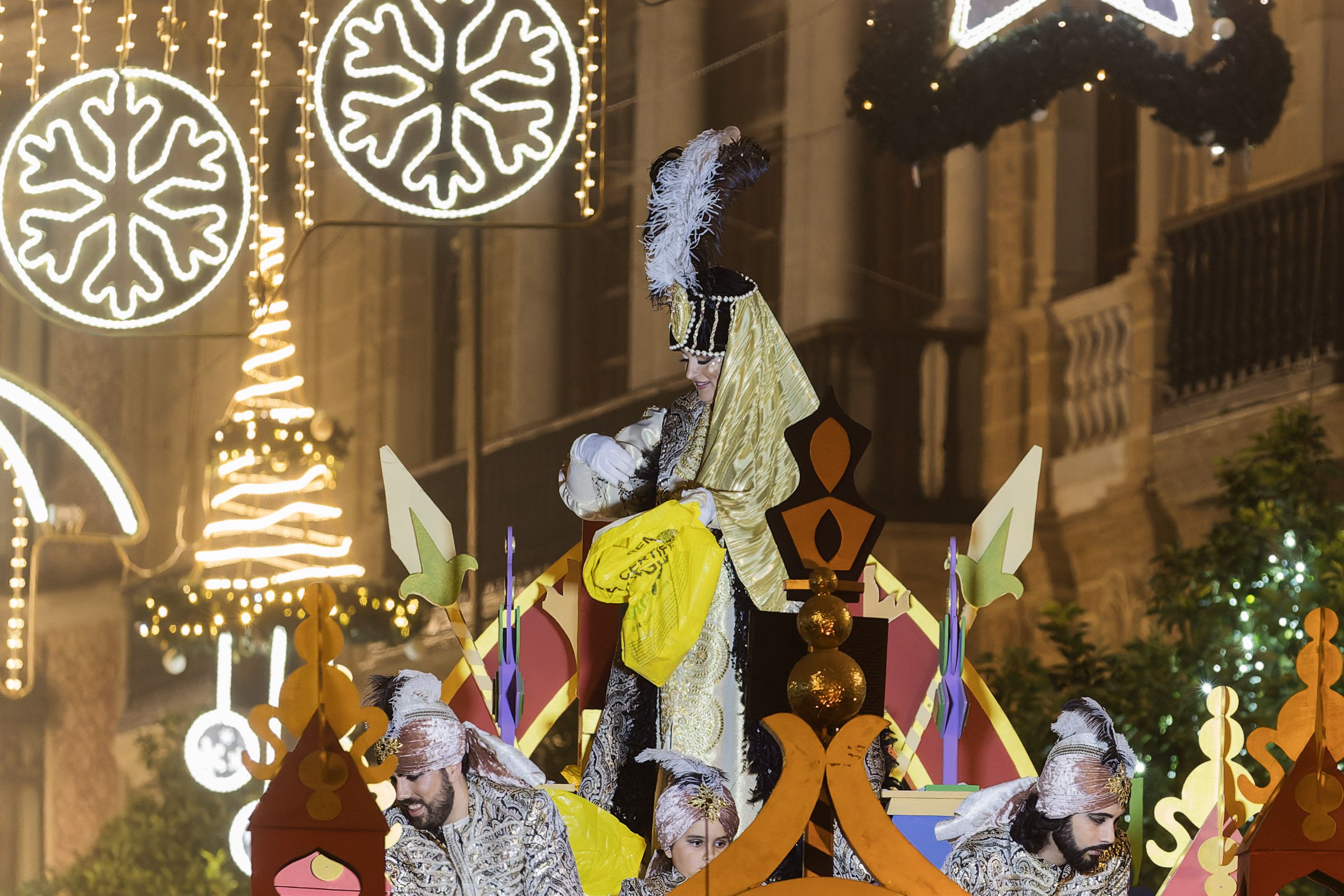 La cabalgata de la cartera real a su paso por las calles de Jerez en 2023.