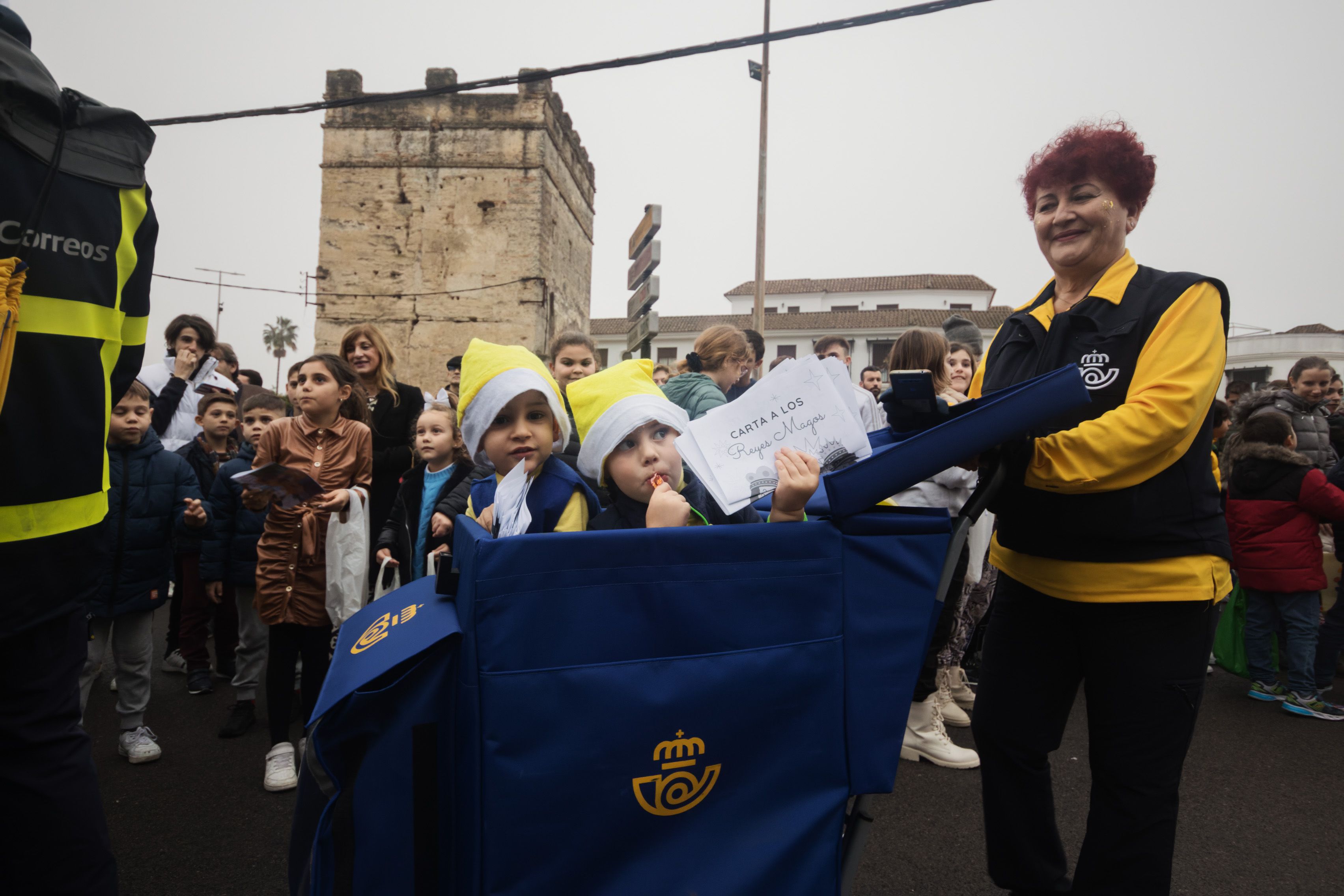 La cabalgata de la Cartera Real a su paso por las calles de Jerez