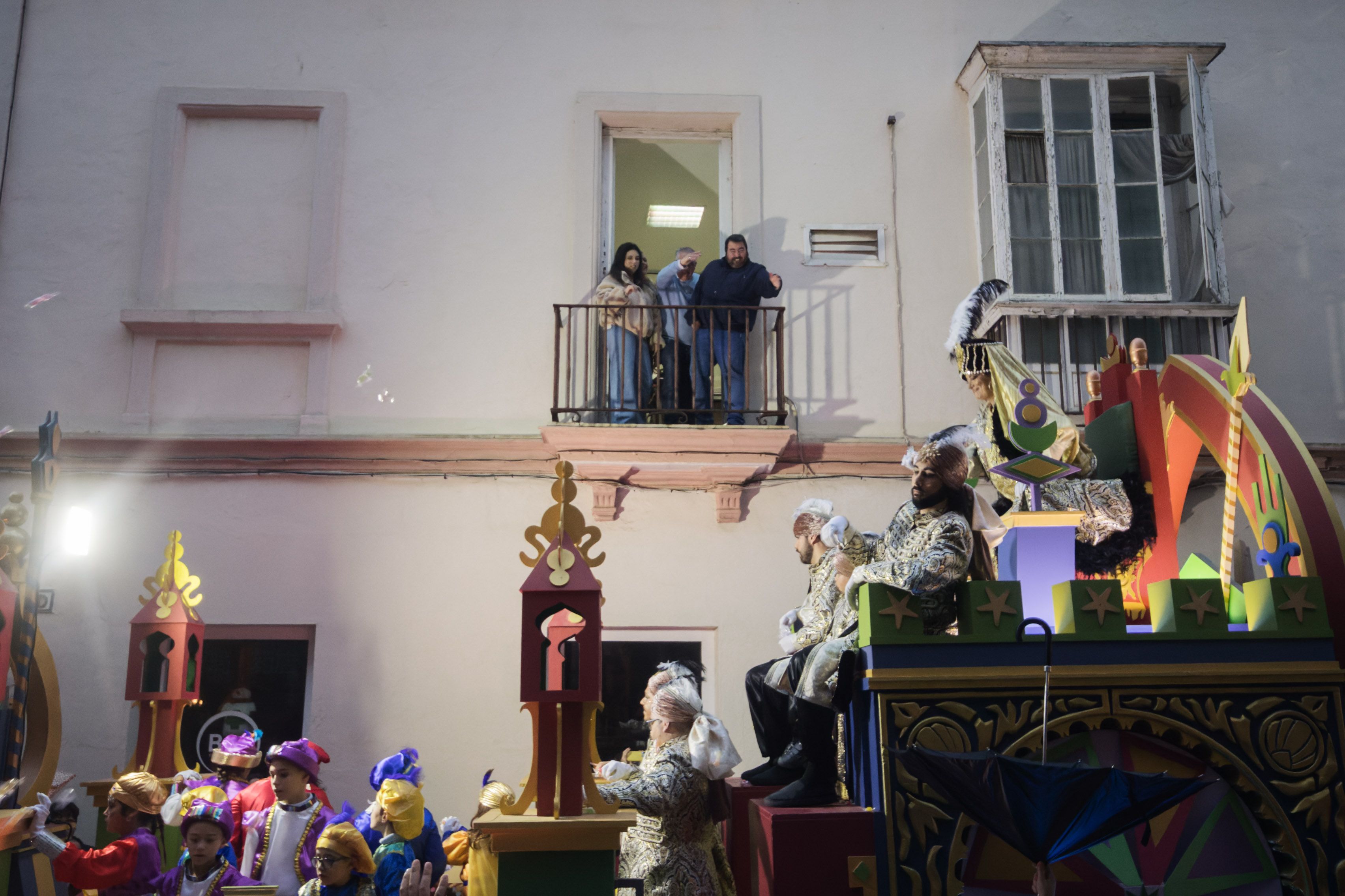 La cabalgata de la Cartera Real a su paso por las calles de Jerez