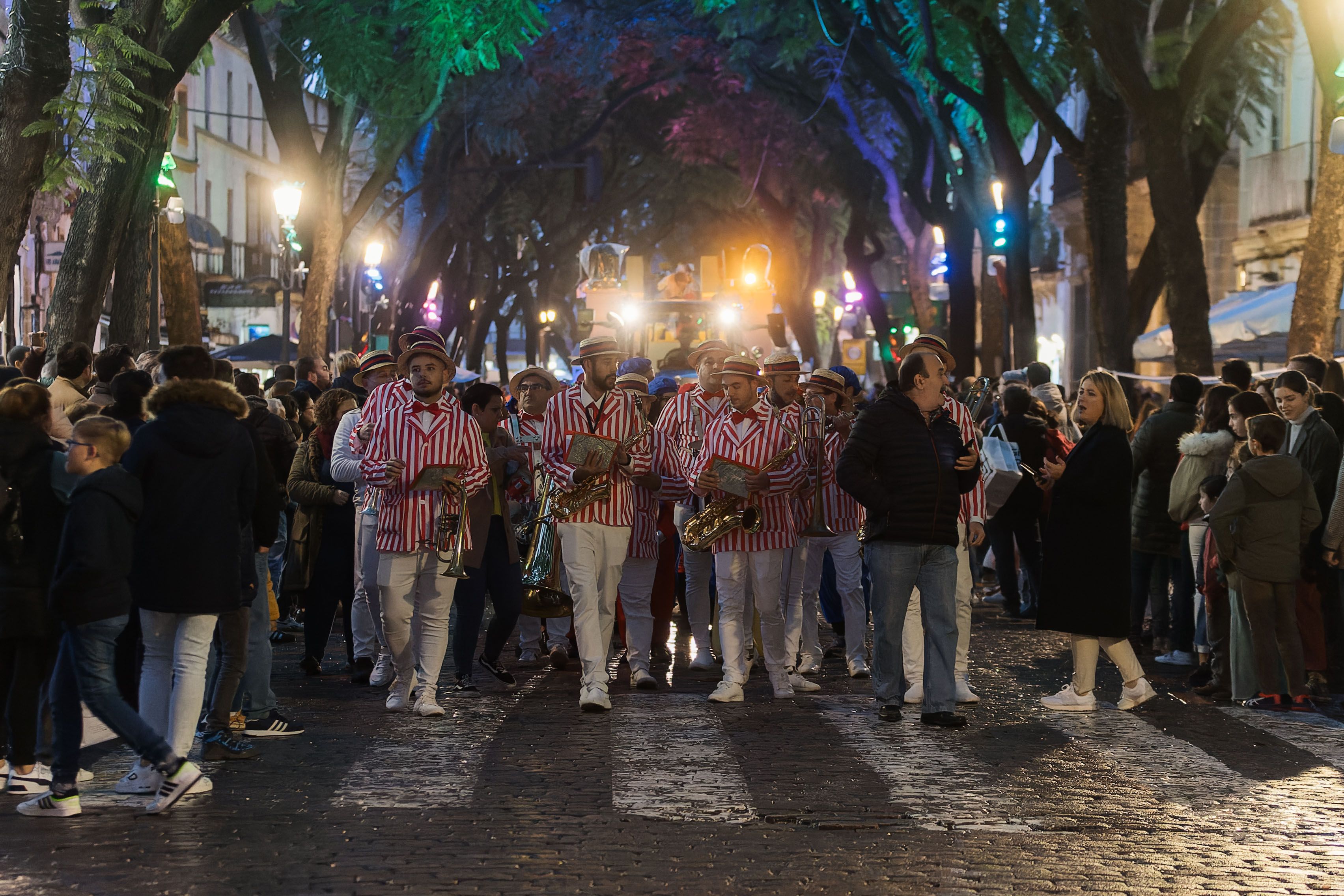La cabalgata de la Cartera Real a su paso por las calles de Jerez