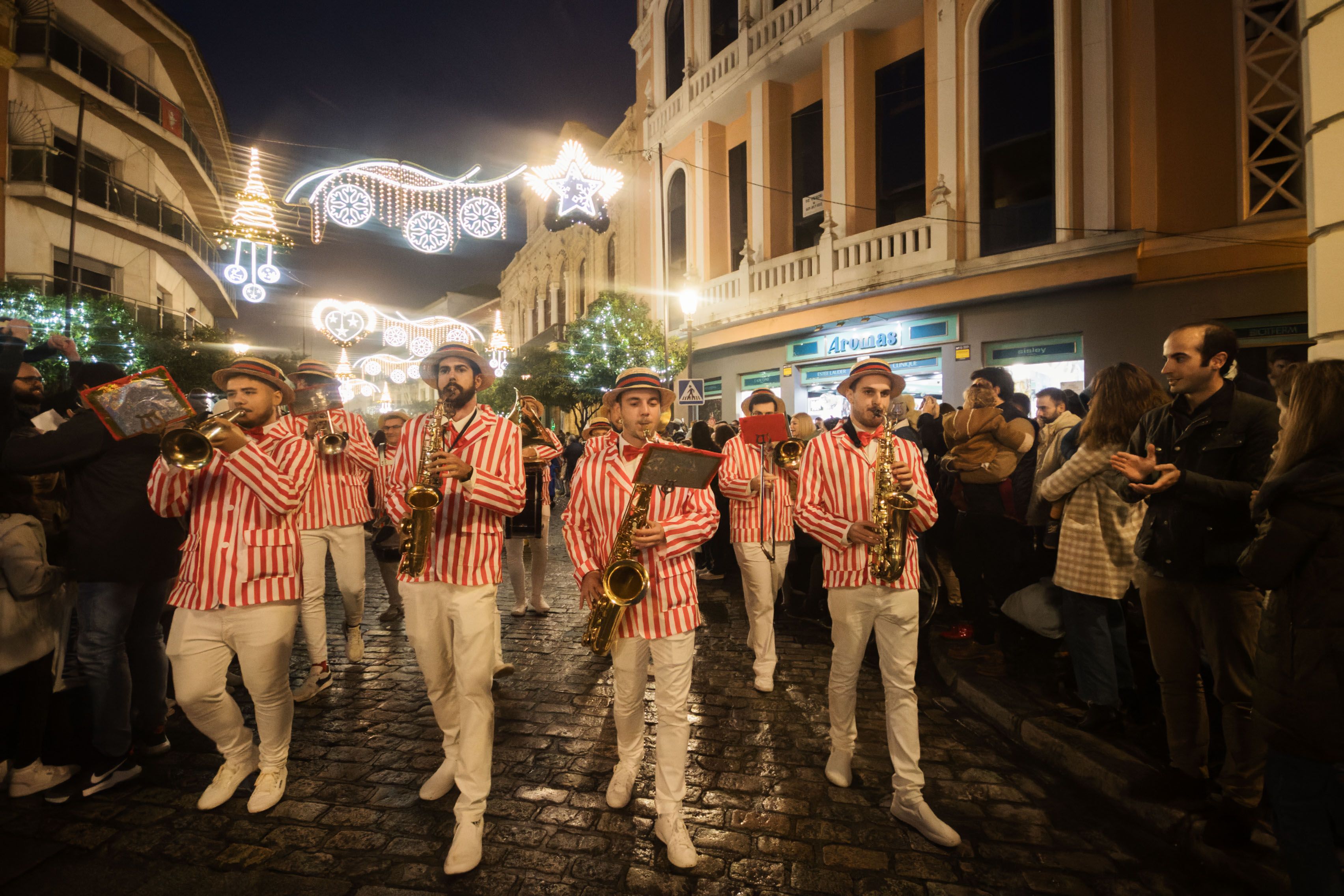 La cabalgata de la Cartera Real a su paso por las calles de Jerez