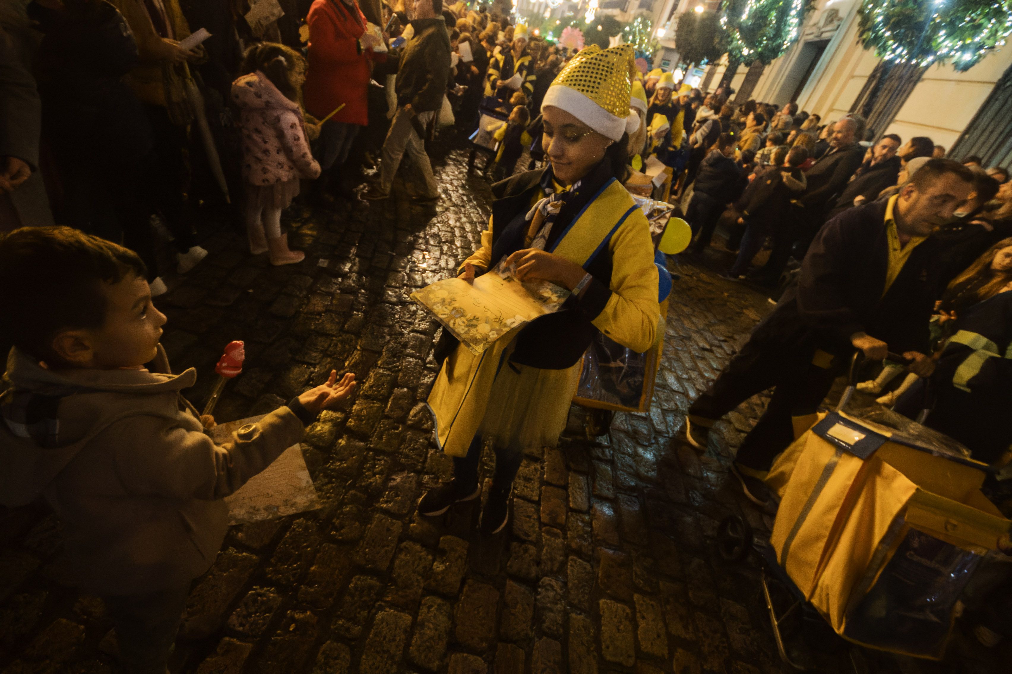 La cabalgata de la Cartera Real a su paso por las calles de Jerez