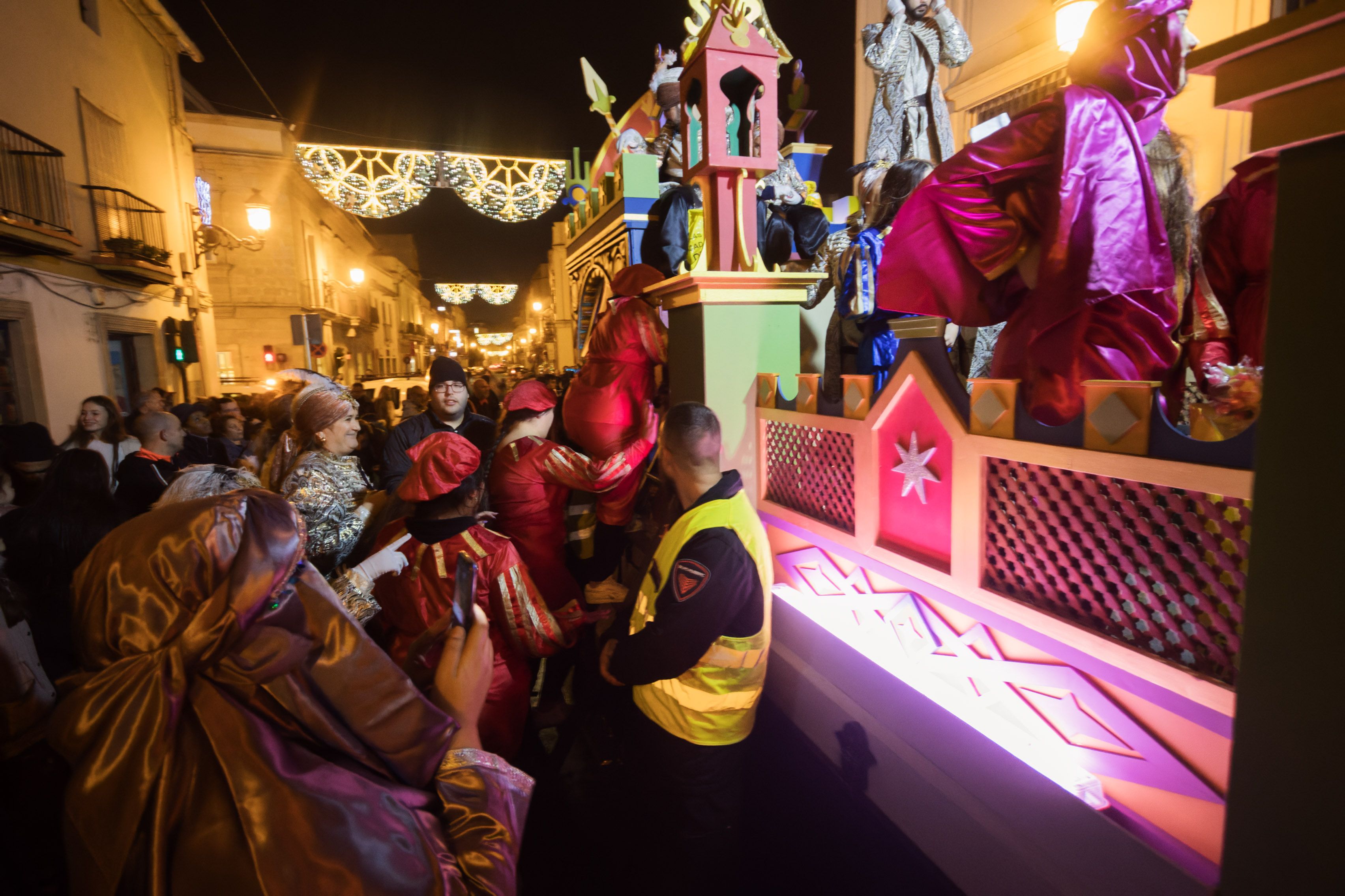 La cabalgata de la Cartera Real a su paso por las calles de Jerez