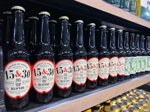 La cerveza 15&30, fabricada en Jerez, se puede comprar en Mercadona.