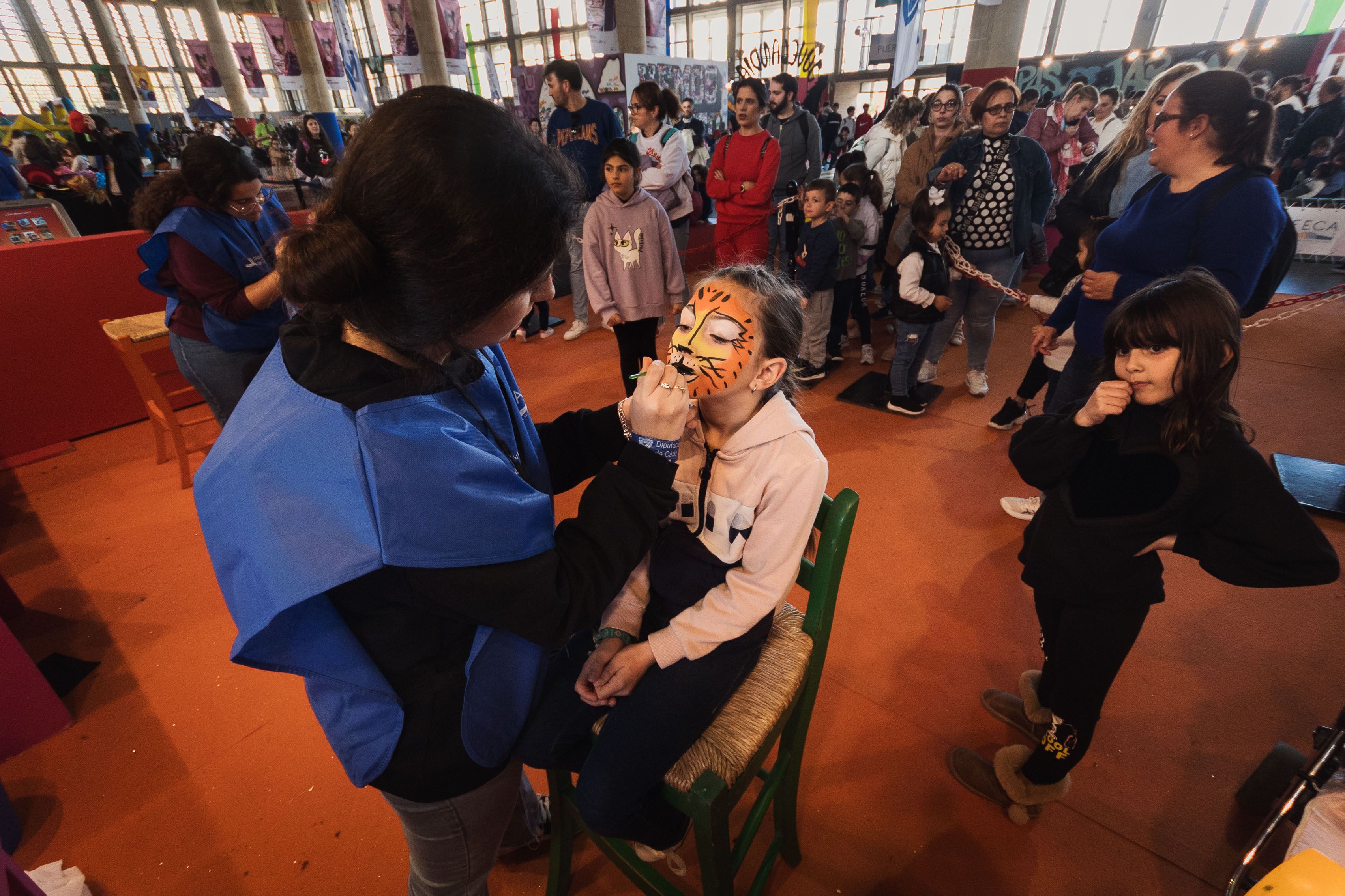 Un taller de maquillaje en una imagen de archivo. Un taller de maquillaje en una imagen de archivo.