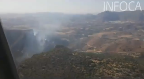 Imágenes del INFOCA sobre el incendio en Zahara de la Sierra