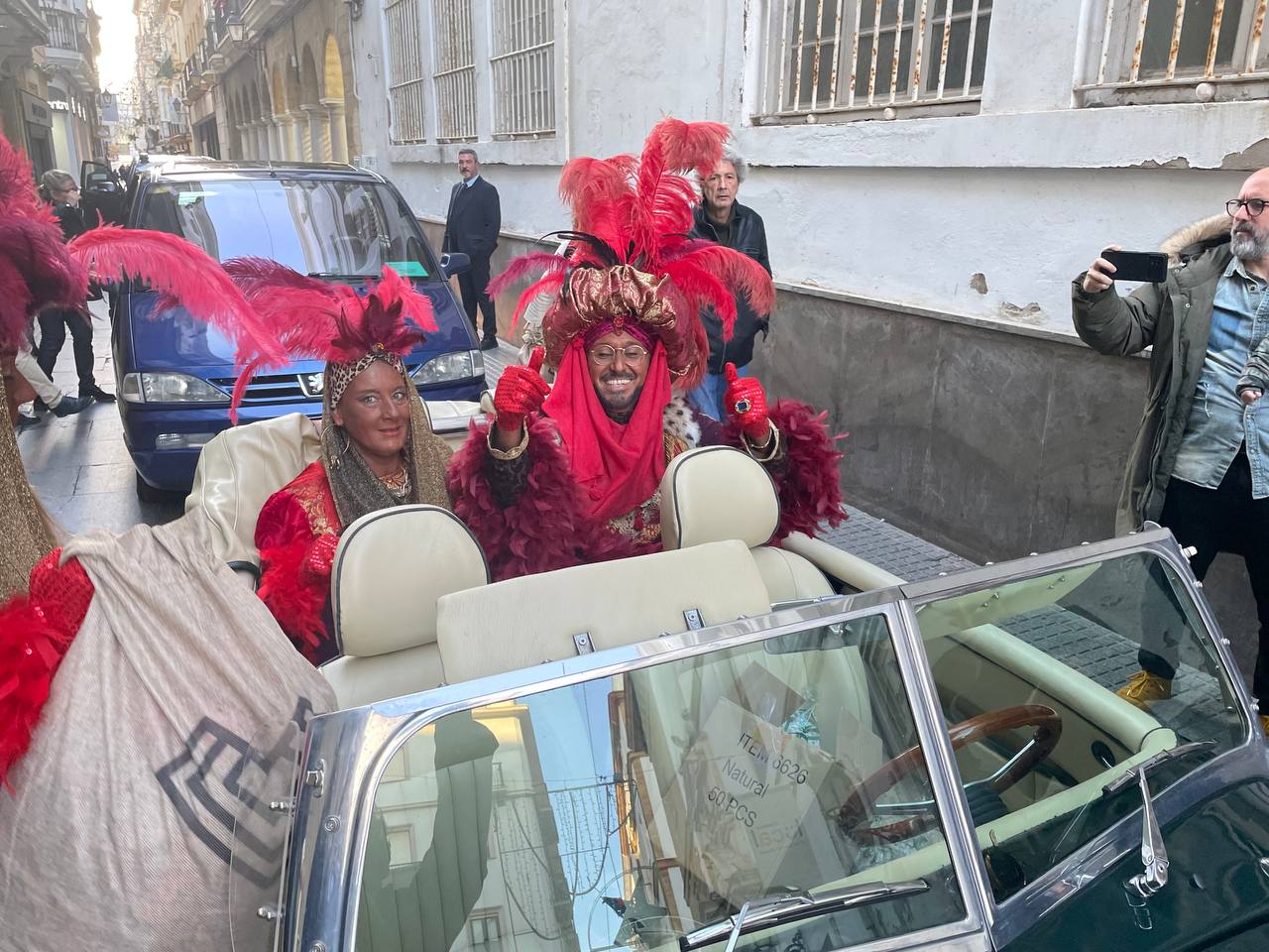 El Rey Mago Baltasar, a su llegada a Cádiz.