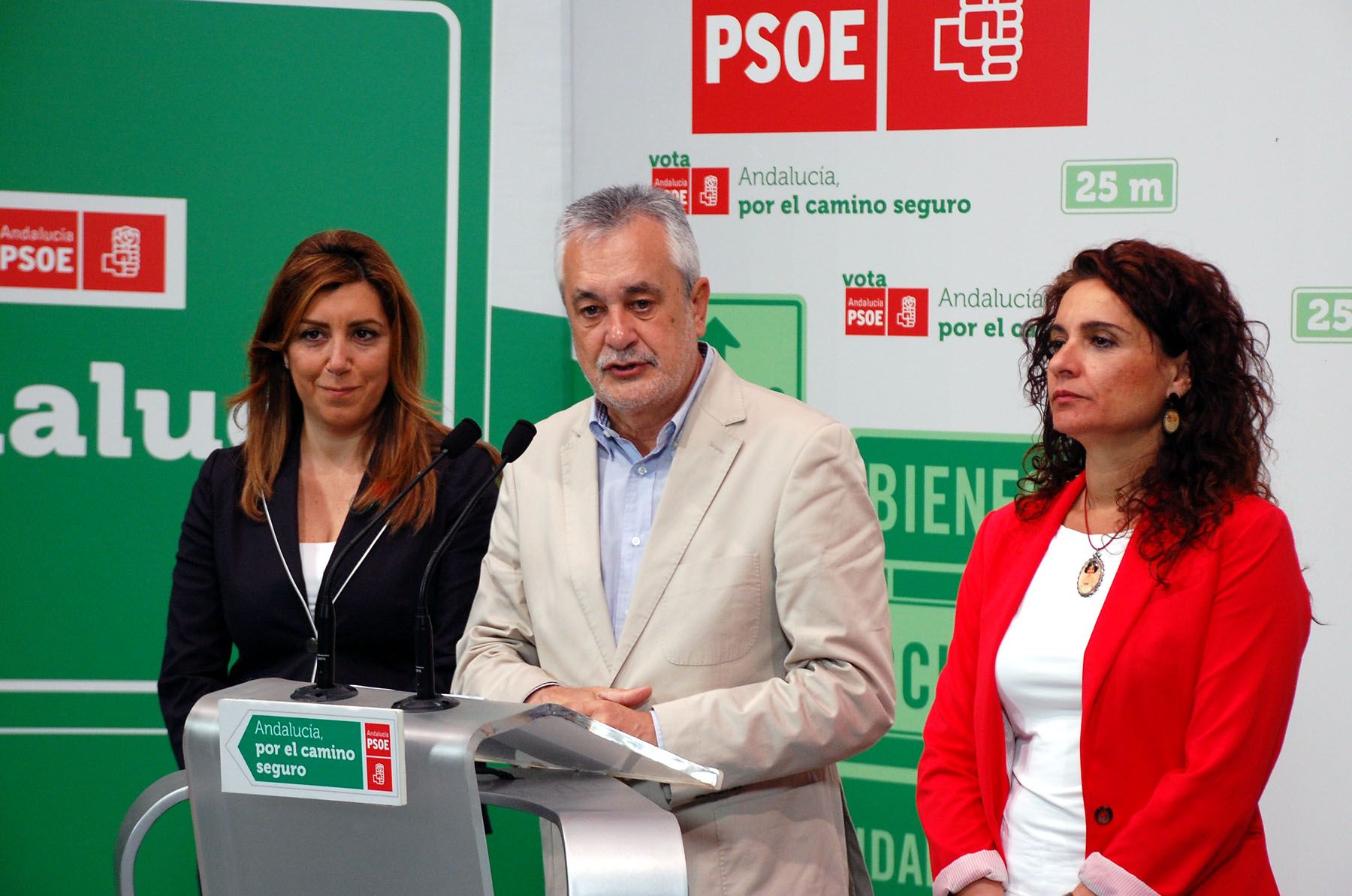 Griñán con Montero y Díaz en marzo de 2012. PSOE