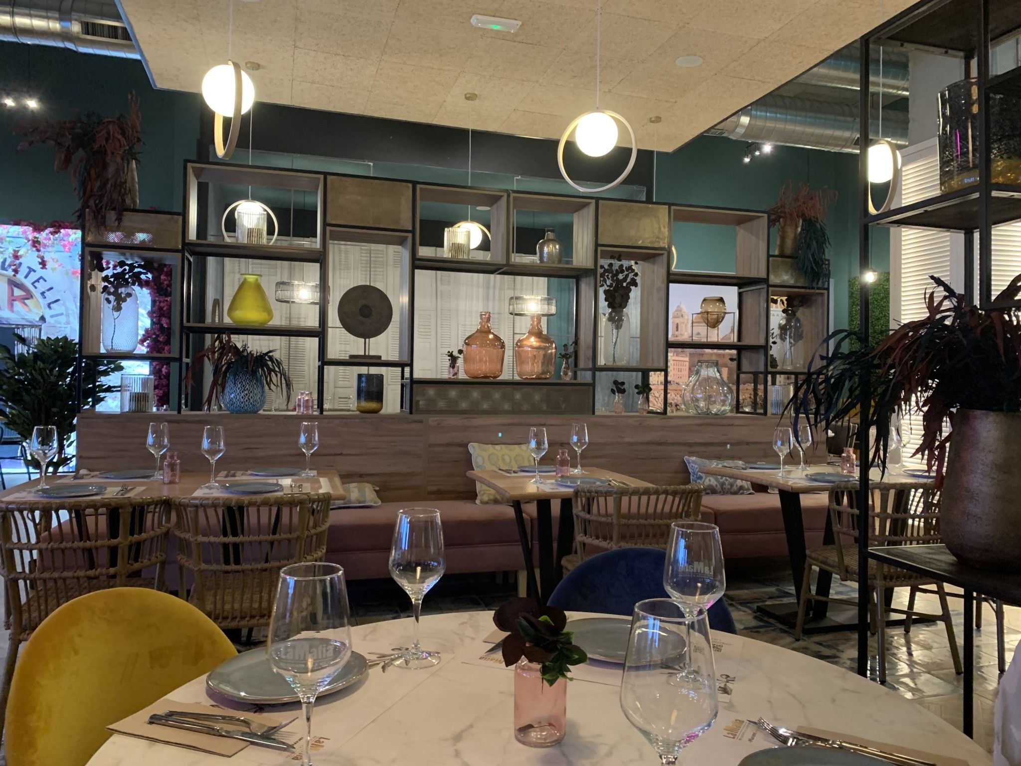 La cadena de restauración italiano-mediterránea  'La Mafia se sienta a la mesa' inauguró el pasado día 30 hoy su segundo restaurante en la ciudad de Cádiz, siendo Andalucía la tercera comunidad en número de franquicias.