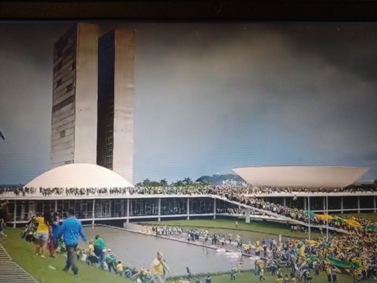 Seguidores de Bolsonaro invaden las altas instituciones en Brasilia. TWITTER