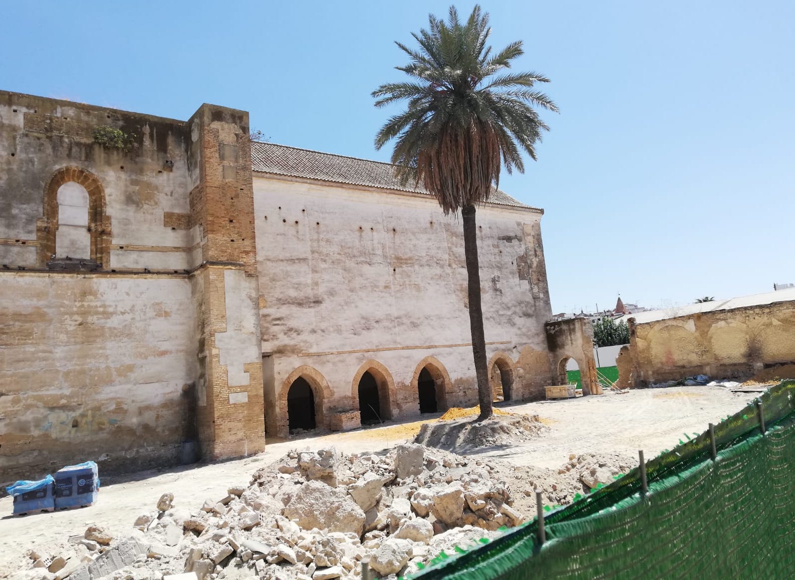 Estado de las obras desarrolladas en la iglesia de Santa Ana de Carmona. FOTO: TERCERAINFORMACION.ES