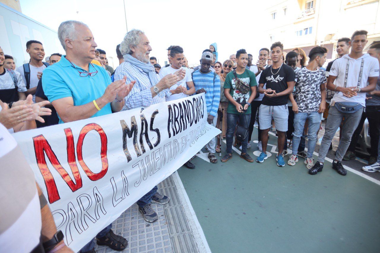 Un momento de la concentración realizada en Cádiz. FOTO: JUAN CARLOS TORO