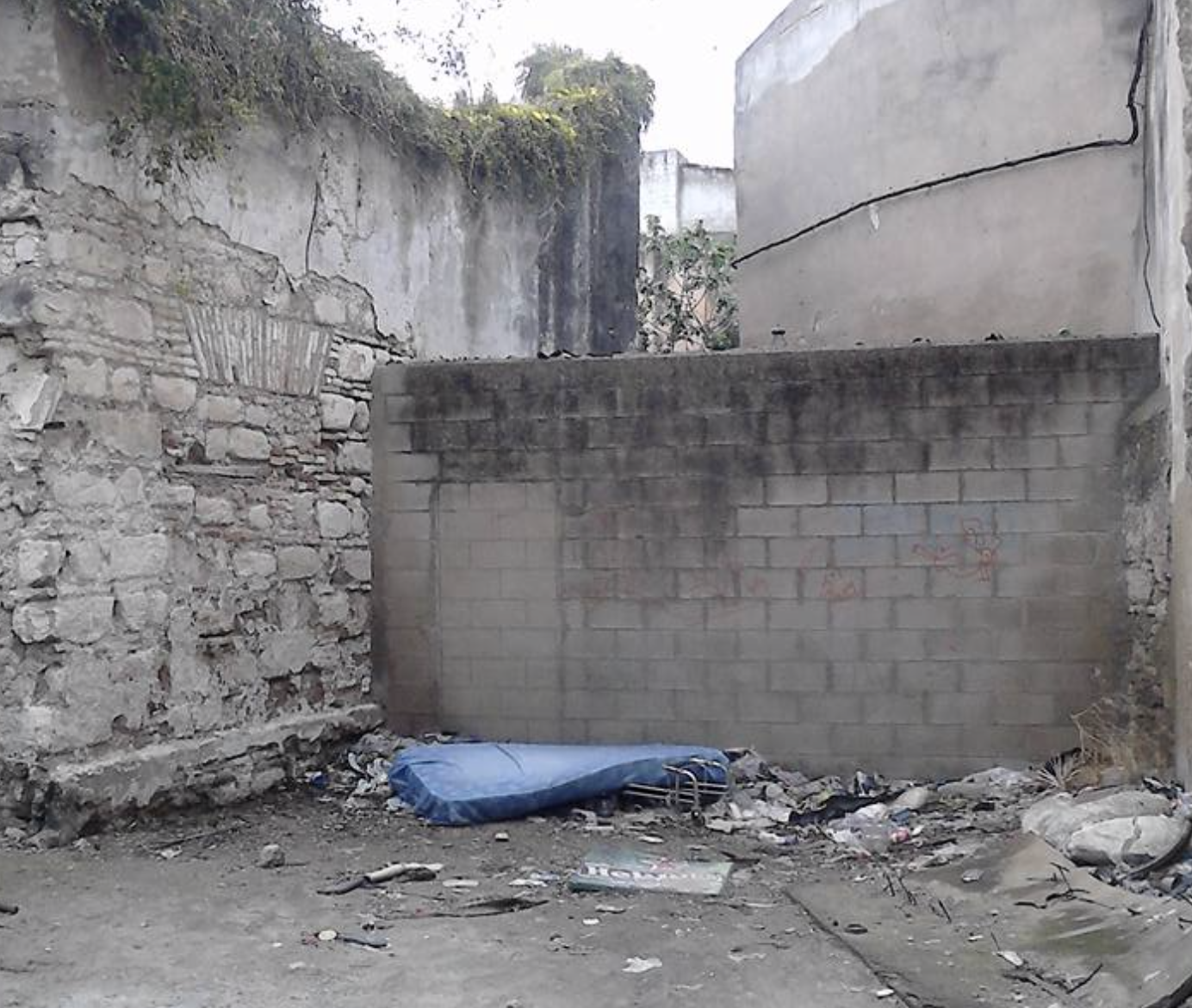 Entrada cercada a la calle Siete Revueltas, en una imagen de archivo. FOTO: ESPERANZA DE LOS RÍOS