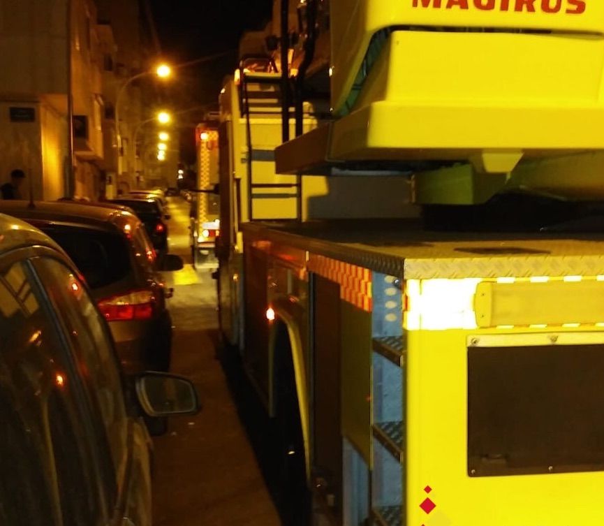 Intervención de Bomberos en la calle Oloroso, la pasada madrugada.