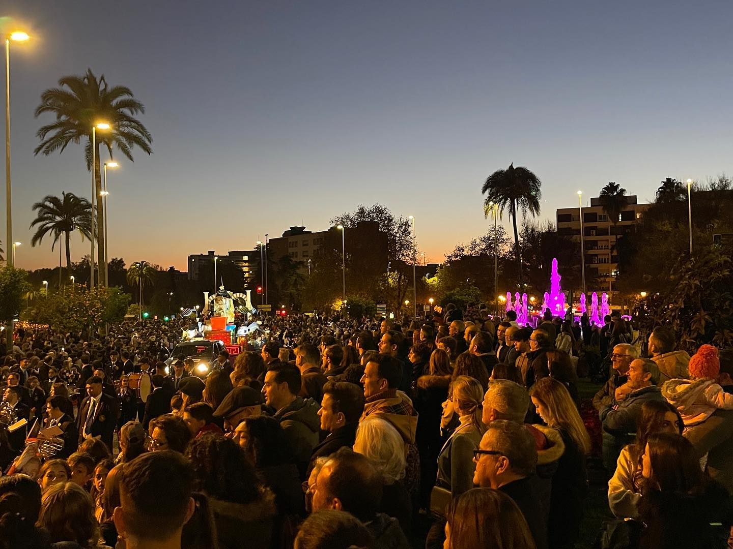 La organización de la Cabalgata de Córdoba la asumirá una empresa privada. En la imagen del Ayuntamiento, la comitiva de los Reyes Magos cordobeses.