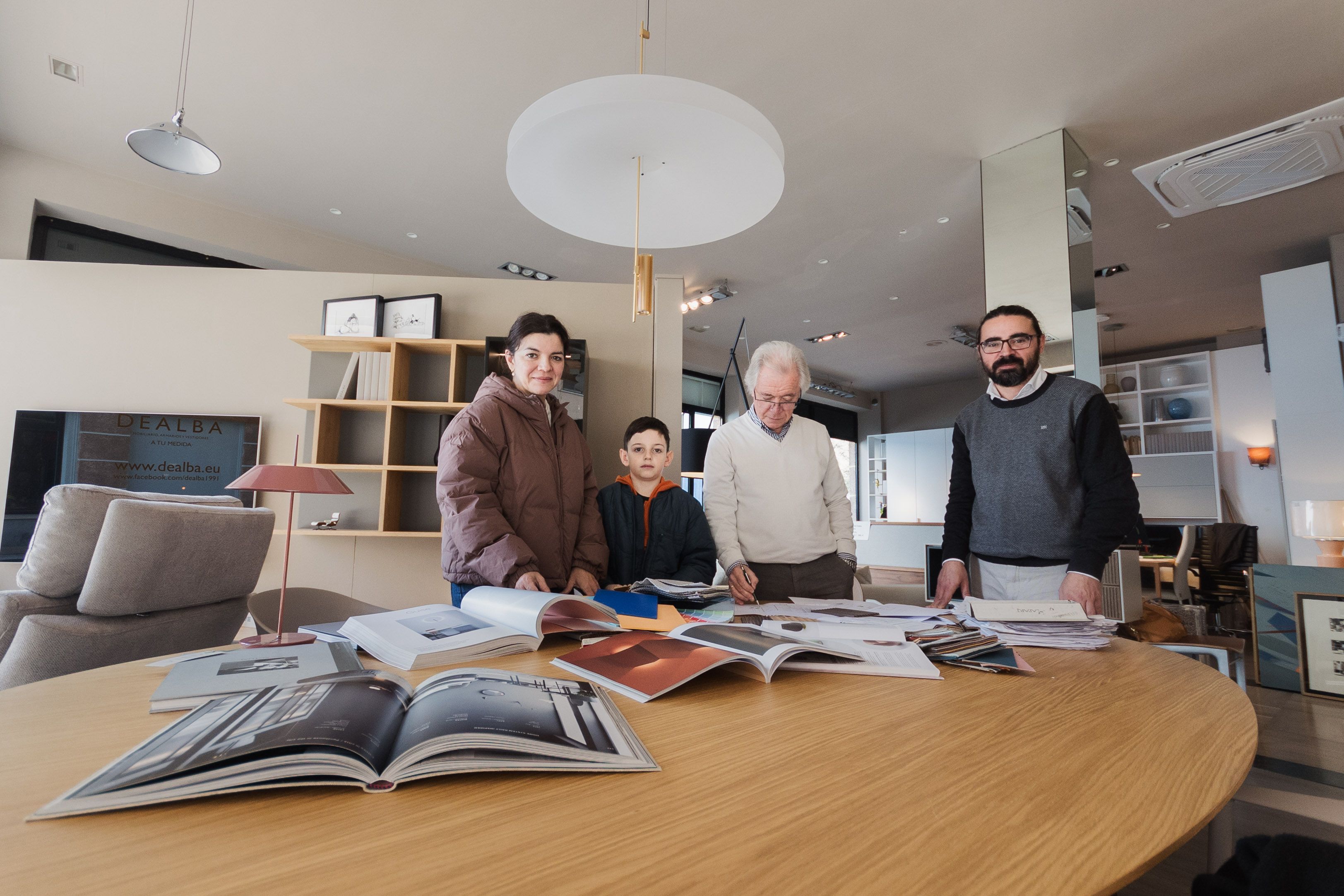 Las tres generaciones de la familia De Alba.