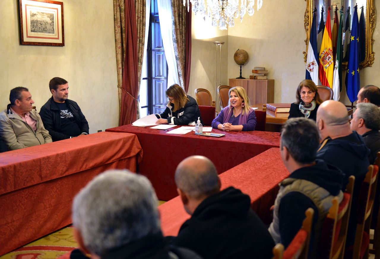 La alcaldesa durante la recepción de los funcionarios interinos.