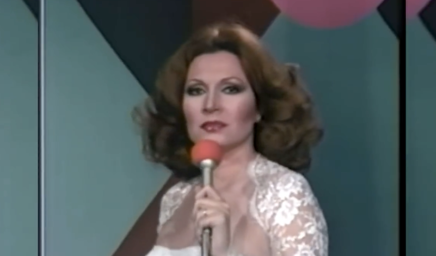 Rocío Jurado, marcándose 'un Shakira' en 1979.