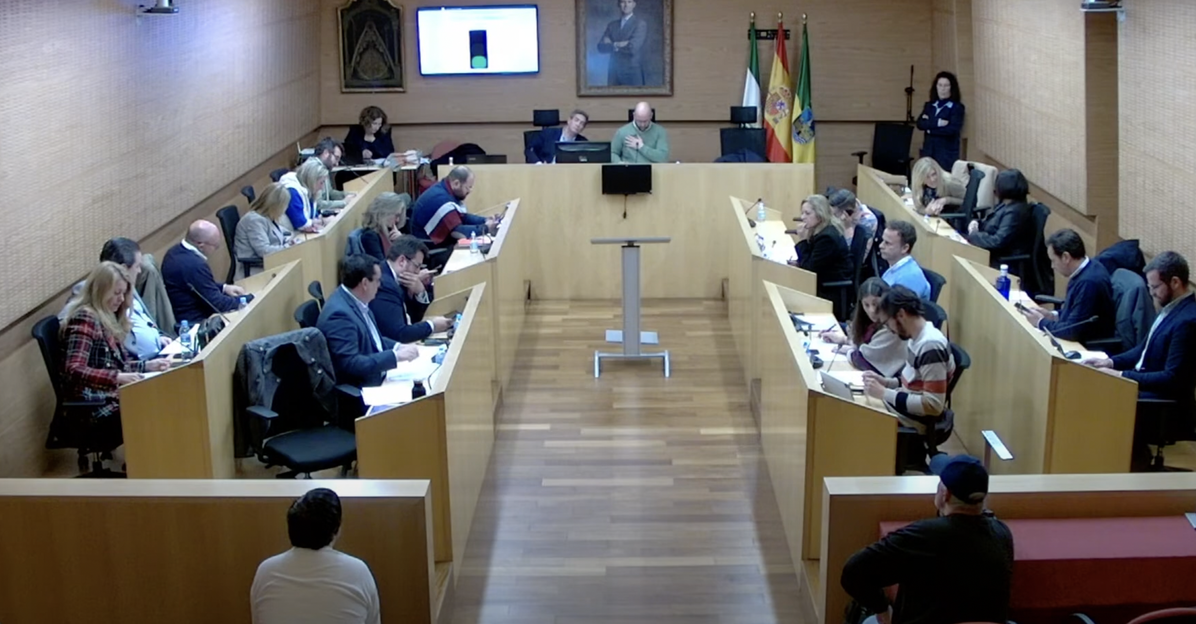 Un momento del pleno ordinario celebrado este jueves en el Ayuntamiento de El Puerto.