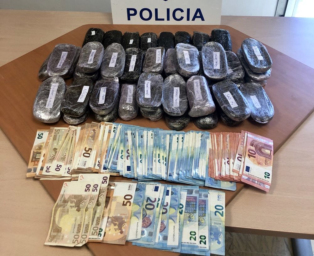 Dinero y droga incautada por la Policía Nacional en Algeciras