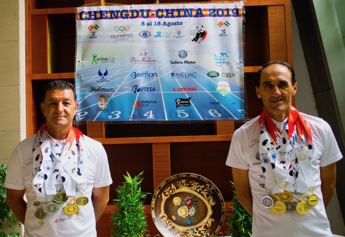 Juan Manuel Márquez y Francisco José Medina, con las medallas conseguidas en China.