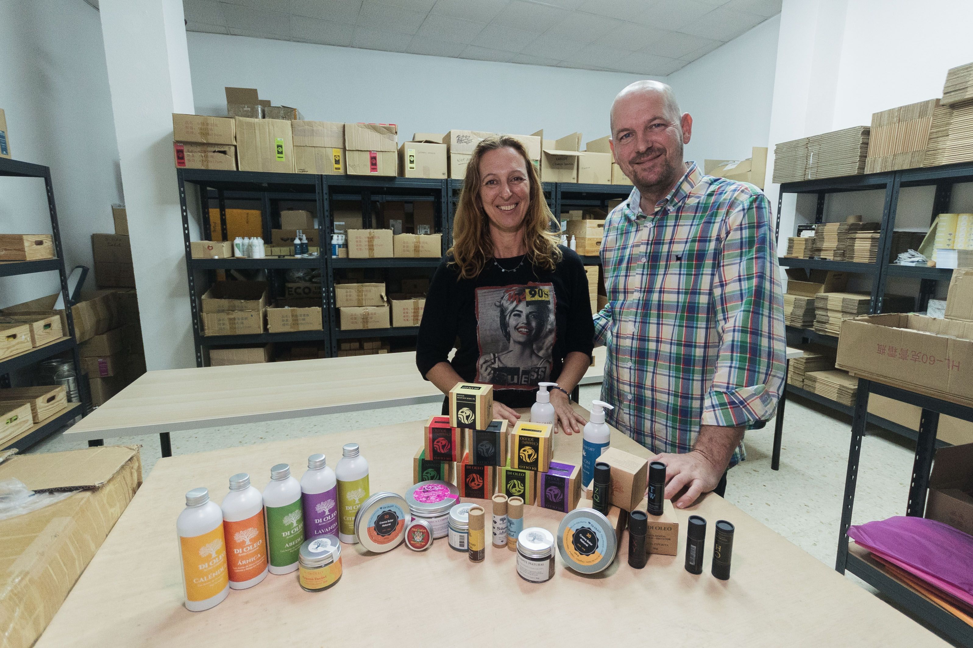 Tina Wilssems y Filip Van, de Brujas, elaboran con aceite de oliva virgen extra hasta 65 productos desde Di Oleo, en El Puerto.