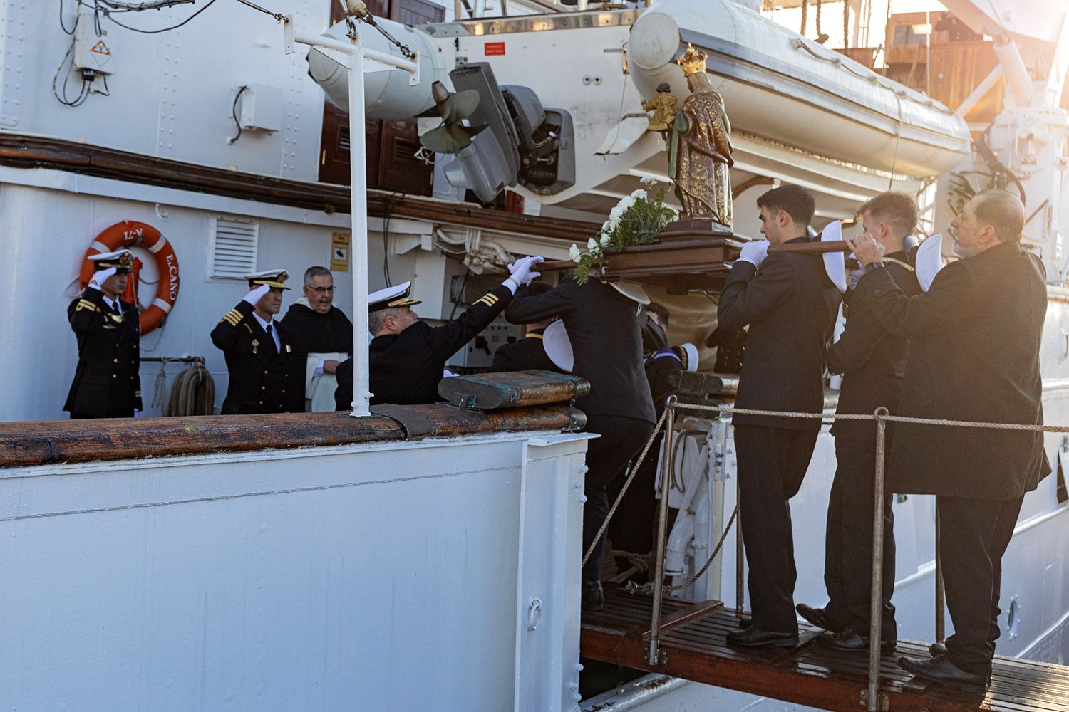 El buque escuela Juan Sebastián de Elcano sale de Cádiz 4 El buque escuela Juan Sebastián de Elcano sale de Cádiz 4