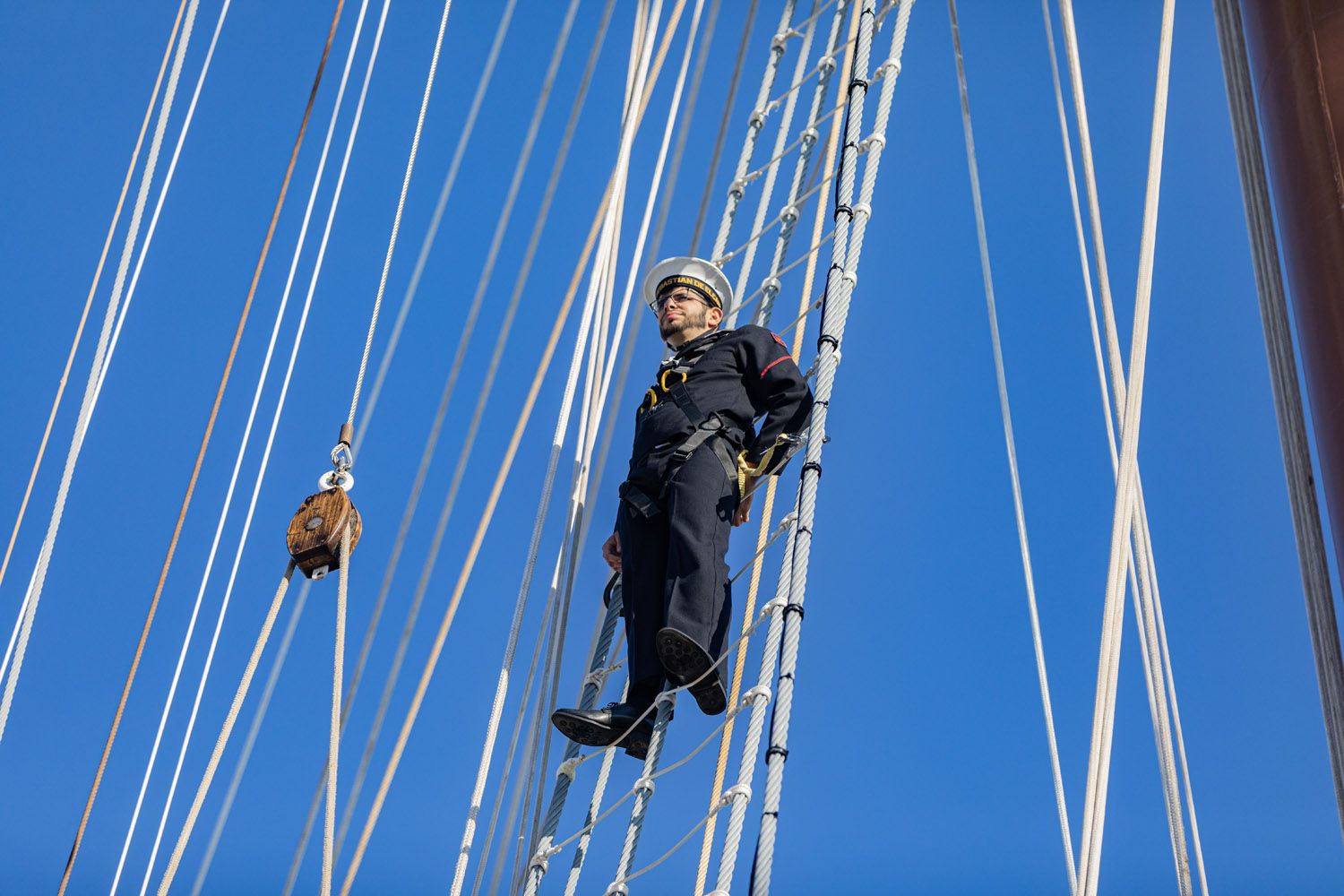 El buque escuela Juan Sebastián de Elcano sale de Cádiz 14 El buque escuela Juan Sebastián de Elcano sale de Cádiz 14
