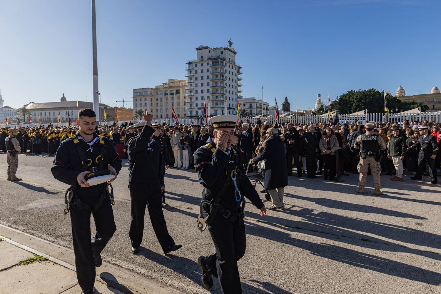 El buque escuela Juan Sebastián de Elcano sale de Cádiz 30 El buque escuela Juan Sebastián de Elcano sale de Cádiz 30