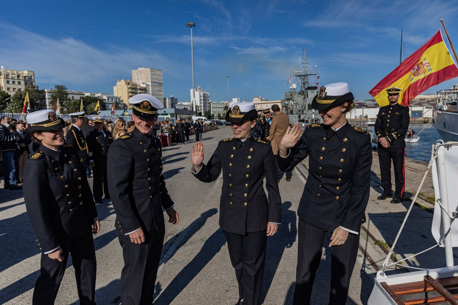 El buque escuela Juan Sebastián de Elcano sale de Cádiz 32 El buque escuela Juan Sebastián de Elcano sale de Cádiz 32