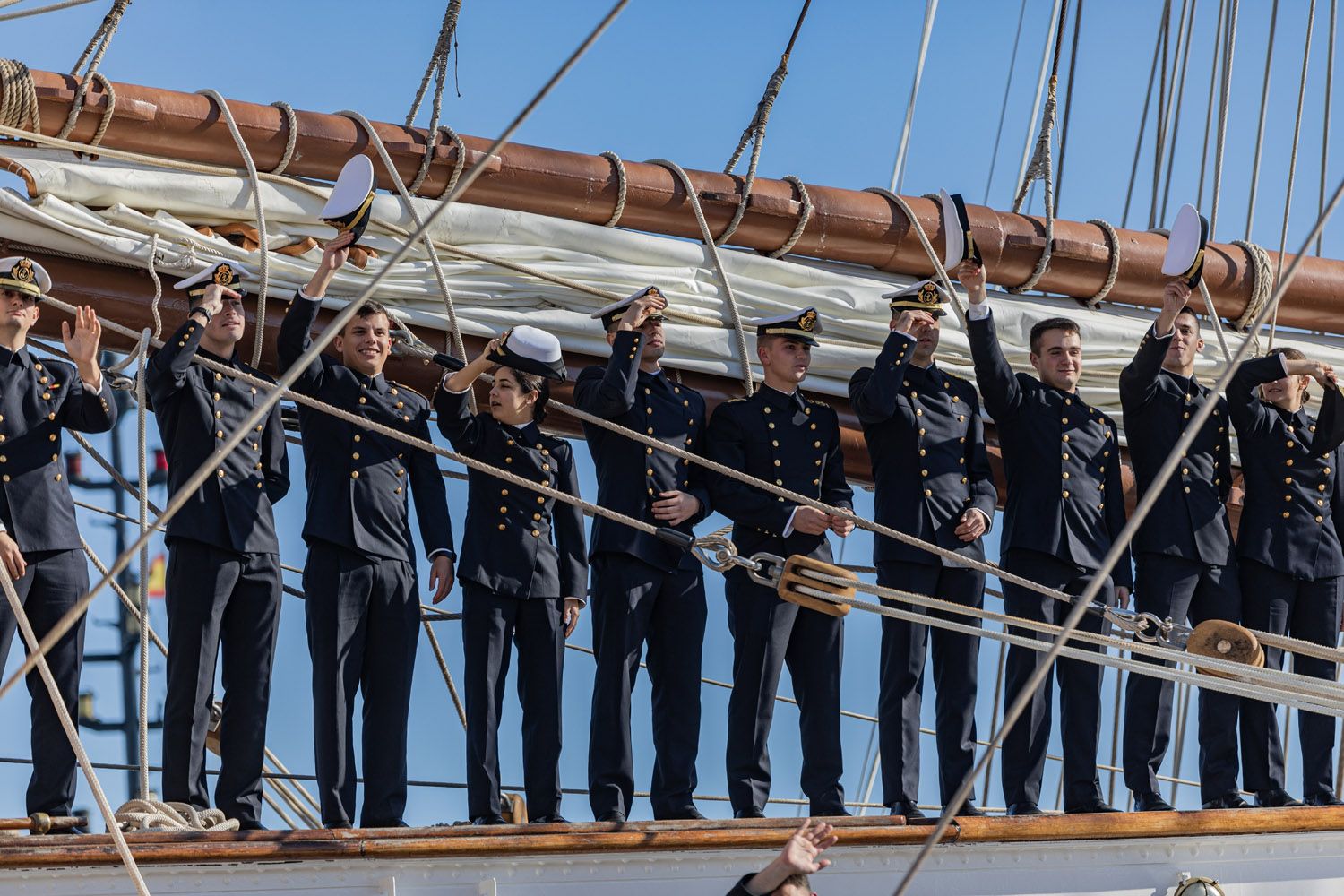 El buque escuela Juan Sebastián de Elcano sale de Cádiz 40 El buque escuela Juan Sebastián de Elcano sale de Cádiz 40