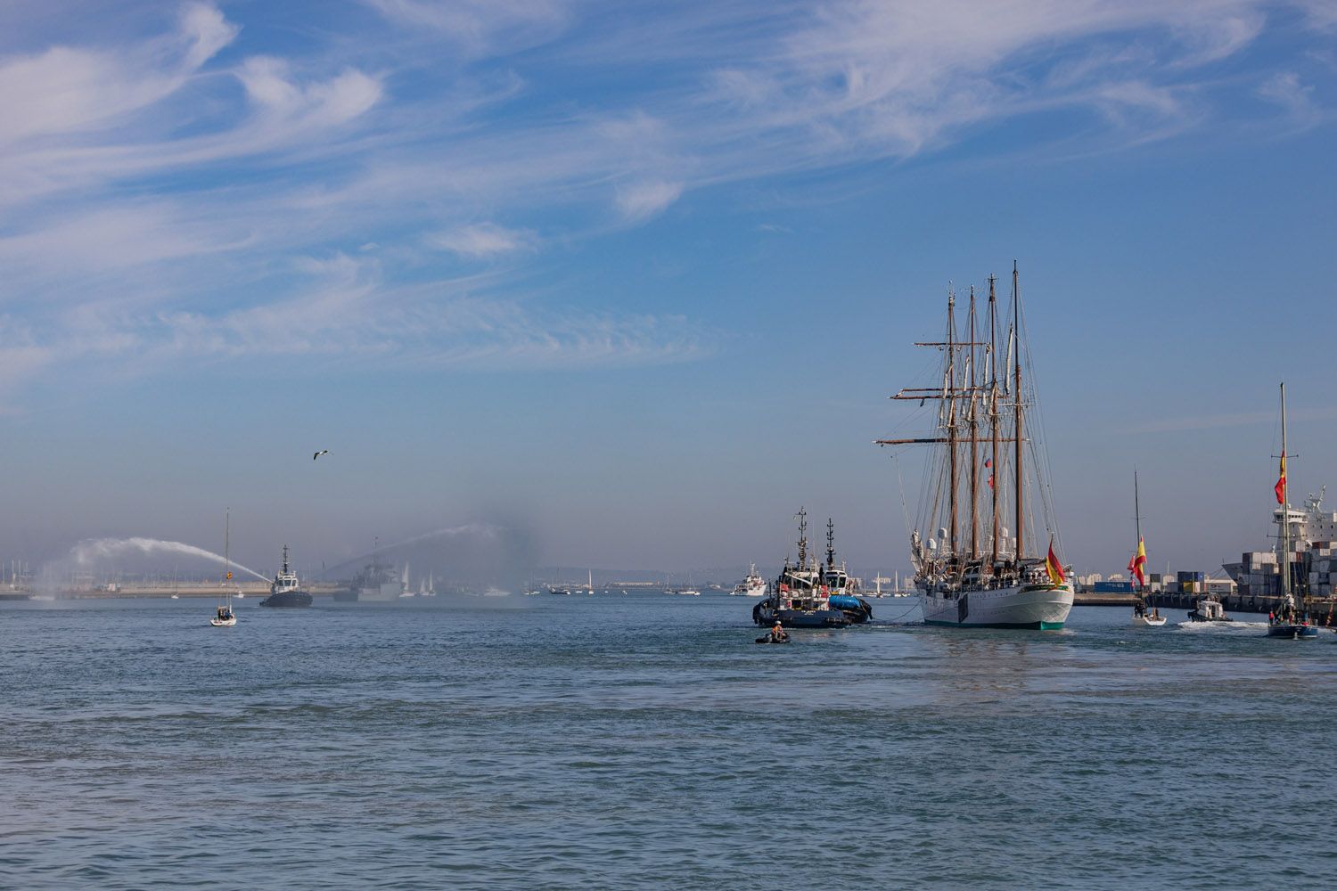 El buque escuela Juan Sebastián de Elcano sale de Cádiz 45 El buque escuela Juan Sebastián de Elcano sale de Cádiz 45