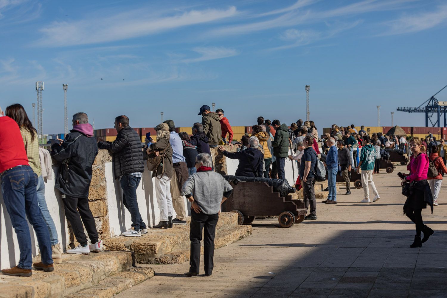 El buque escuela Juan Sebastián de Elcano sale de Cádiz 48 El buque escuela Juan Sebastián de Elcano sale de Cádiz 48