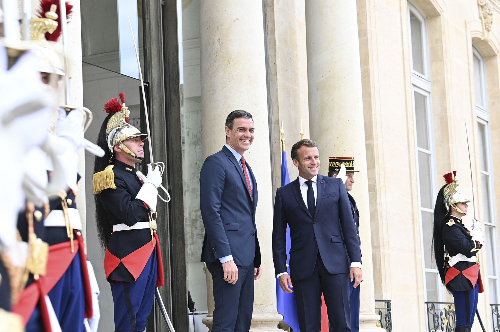 El jefe del Gobierno español, Pedro Sánchez, y el presidente galo, Emmanuel Macron. MONCLOA