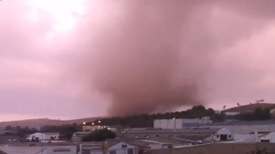 Uno de los tornados que pudieron verse en Campillos (Málaga)