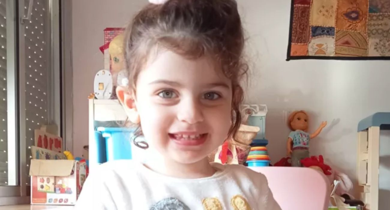 La preciosa Valentina quiere volver a escuchar.