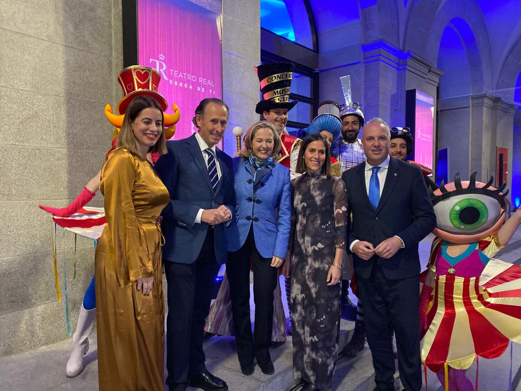 La ministra Calviño junto a Ruiz Boix, Román, Casillas y Chaguaceda, este pasado miércoles en la presentación del Concert Music Festival en el Teatro Real.