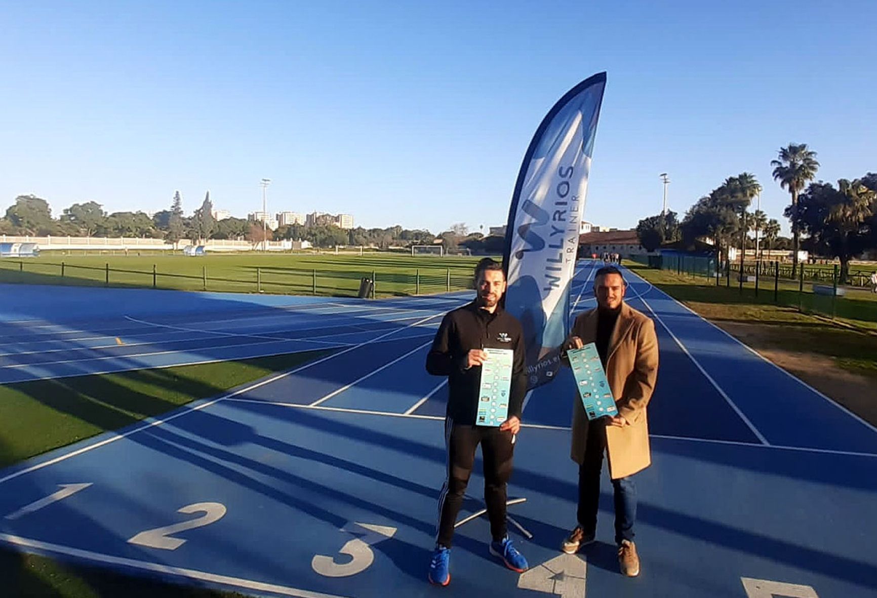 El jerezano Willy Ríos, entrenador de más de 120 deportistas, con el delegado Jesús Alba.