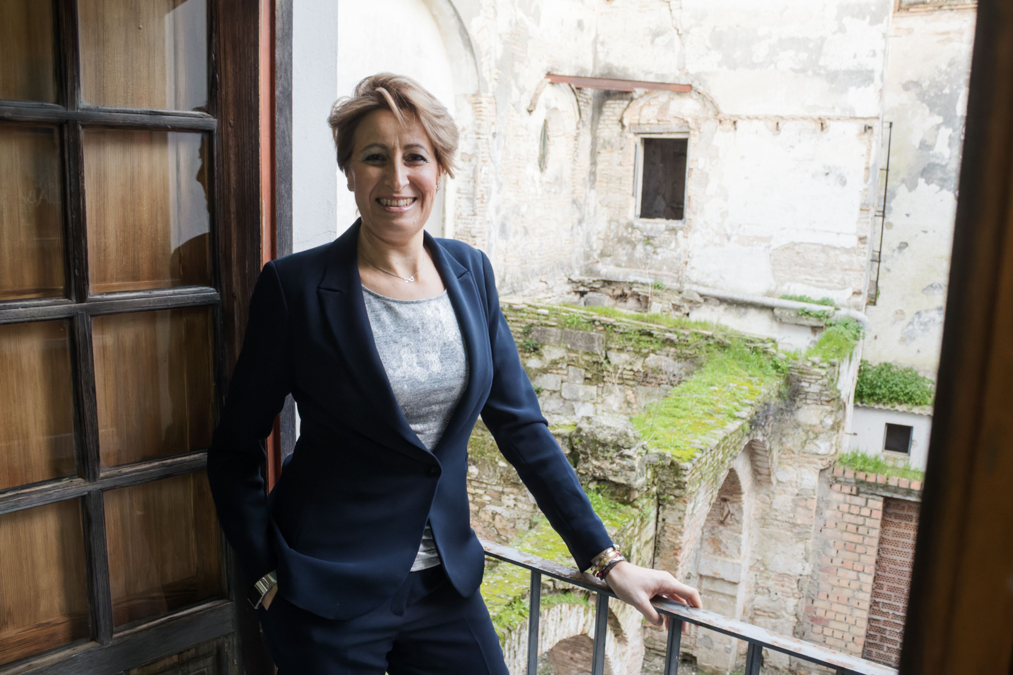 La arqueóloga gaditana, Lourdes Girón en el palacio de Villapanés, antes de la entrevista
