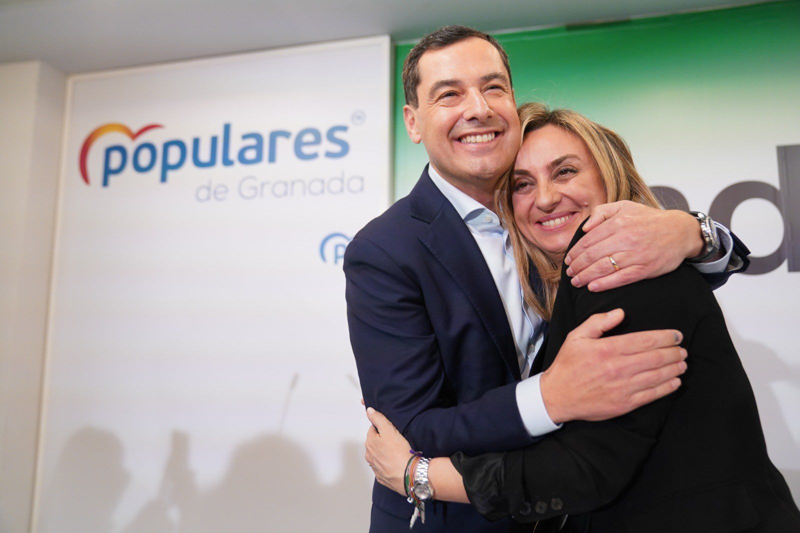 Juanma Moreno y Marifrán Carazo, candidata a la Alcaldía de Granada el 28M.