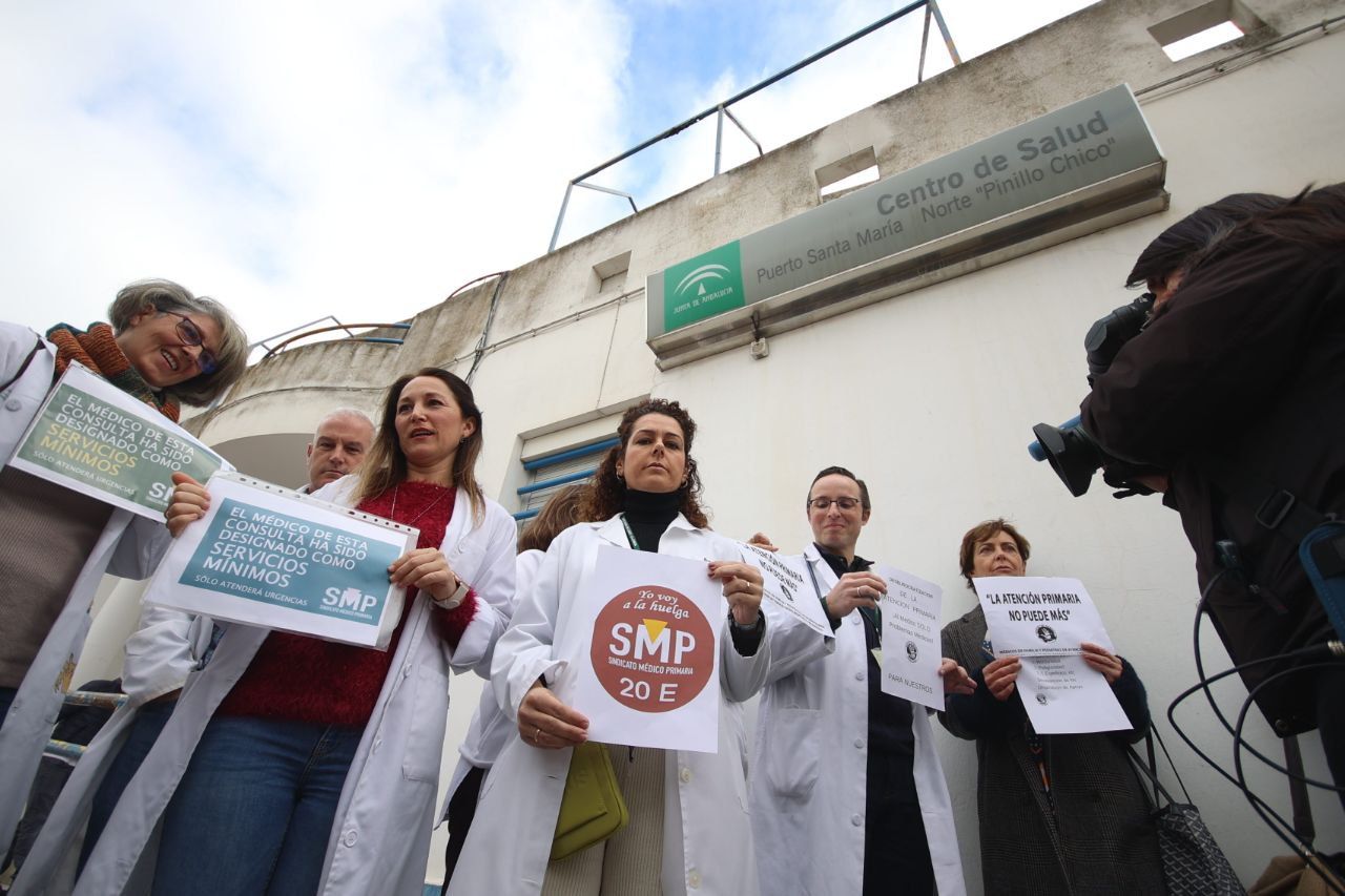 Sanitarios secundado la huelga convocada por el Sindicato de Médicos y Médicas de Atención Primaria.