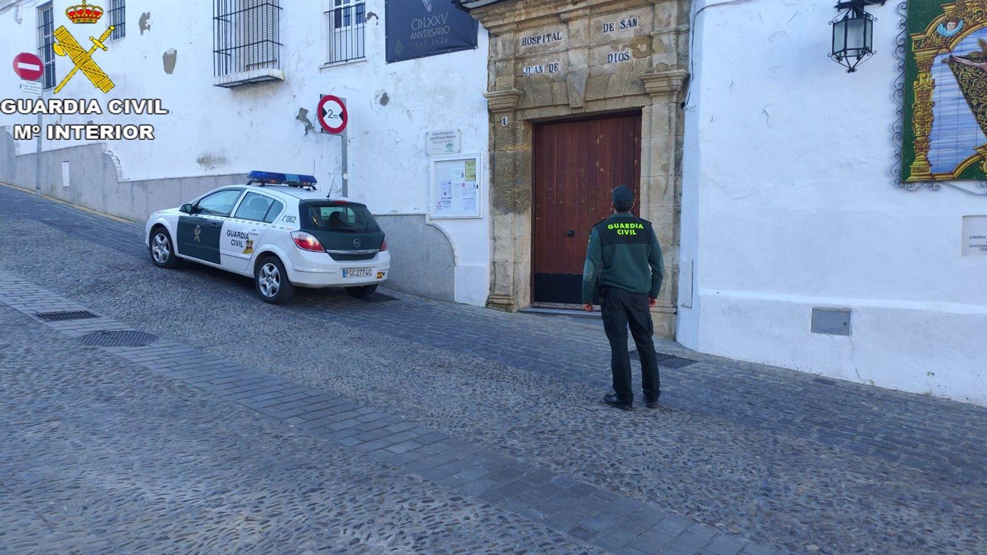Asaltan Cáritas en Arcos: roban alimentos que iban a treinta familias para cambiarlos por droga.