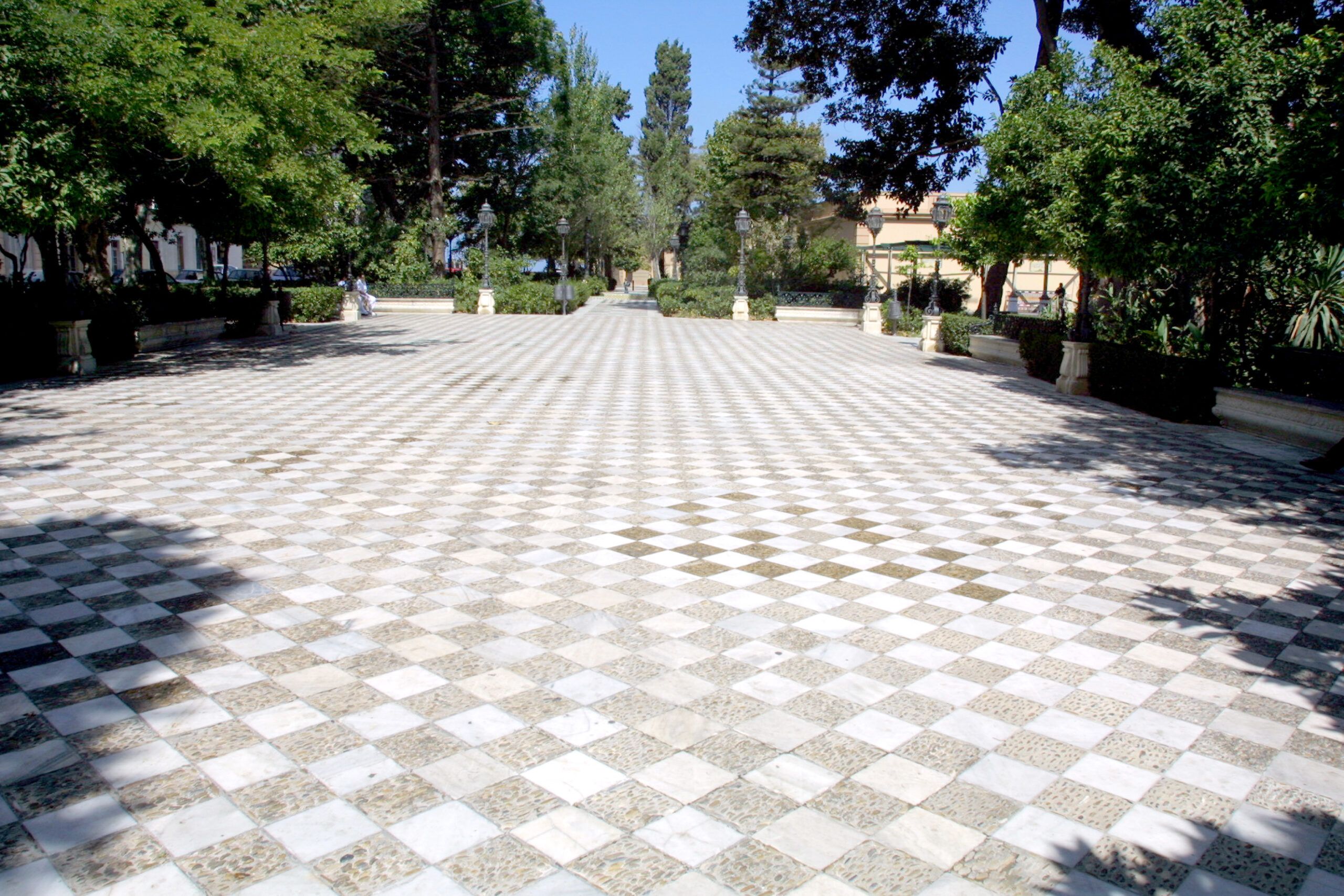 Lugar cerca de donde ocurrieron los hechos.  A patadas y empujones con su expareja en Cádiz cuando se saltaba la orden de alejamiento