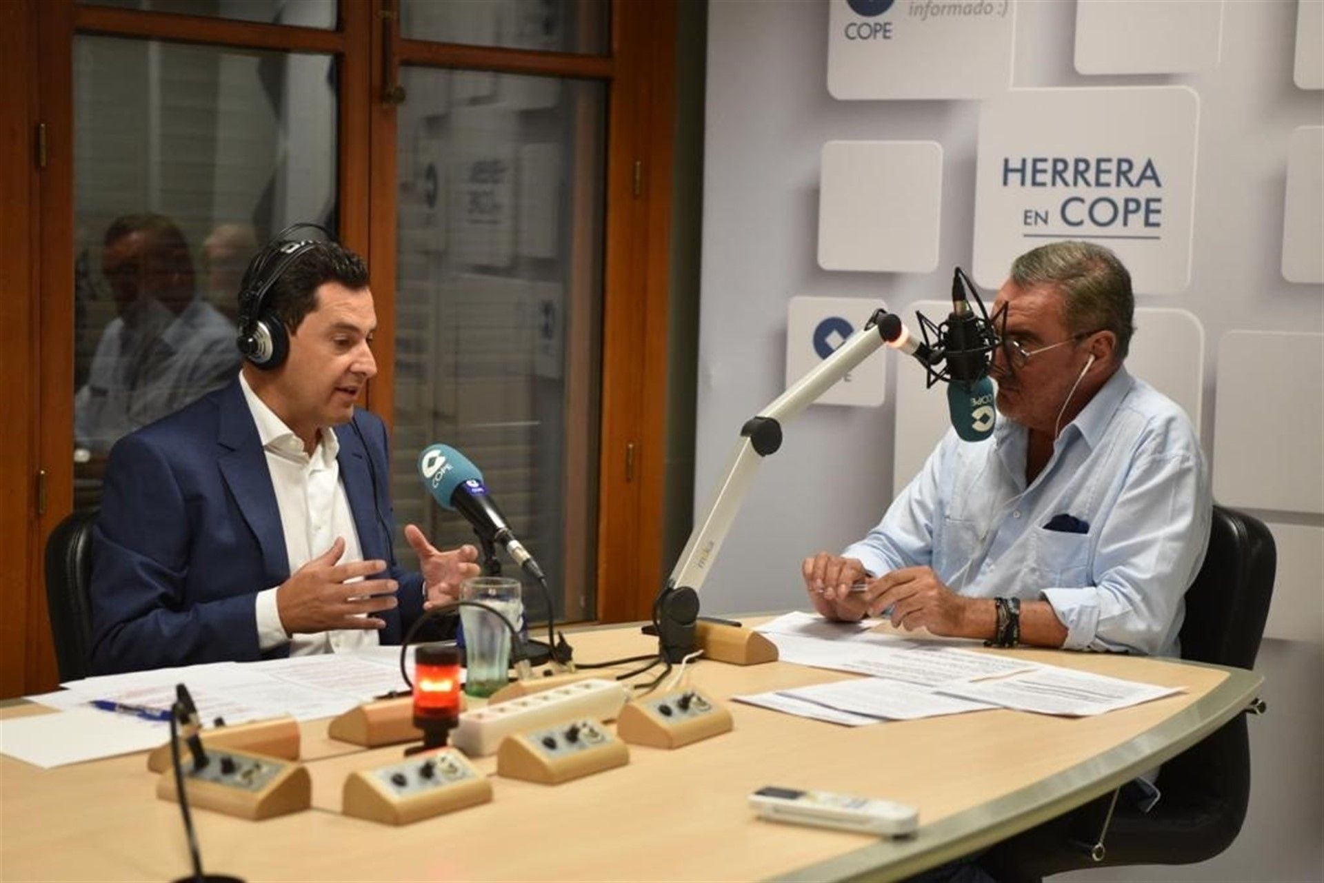 Un momento de la entrevista de Moreno con Carlos Herrera.