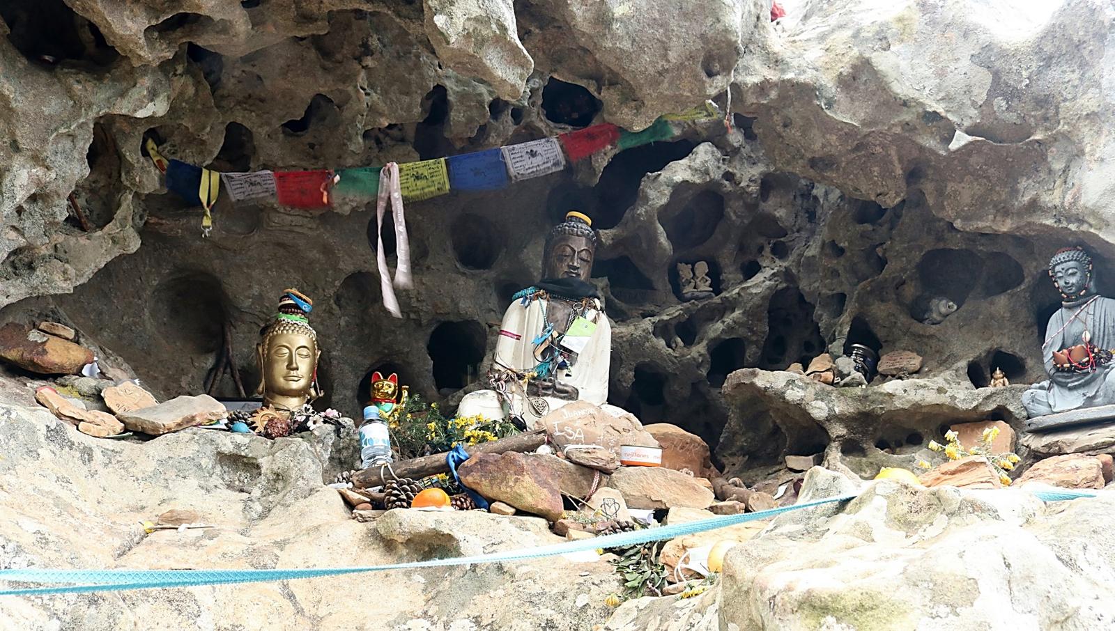 La cueva del Buda, en el Parque Natural de Los Alcornocales. Una ruta insólita en Cádiz. La cueva del Buda, en el Parque Natural de Los Alcornocales. Una ruta insólita en Cádiz.