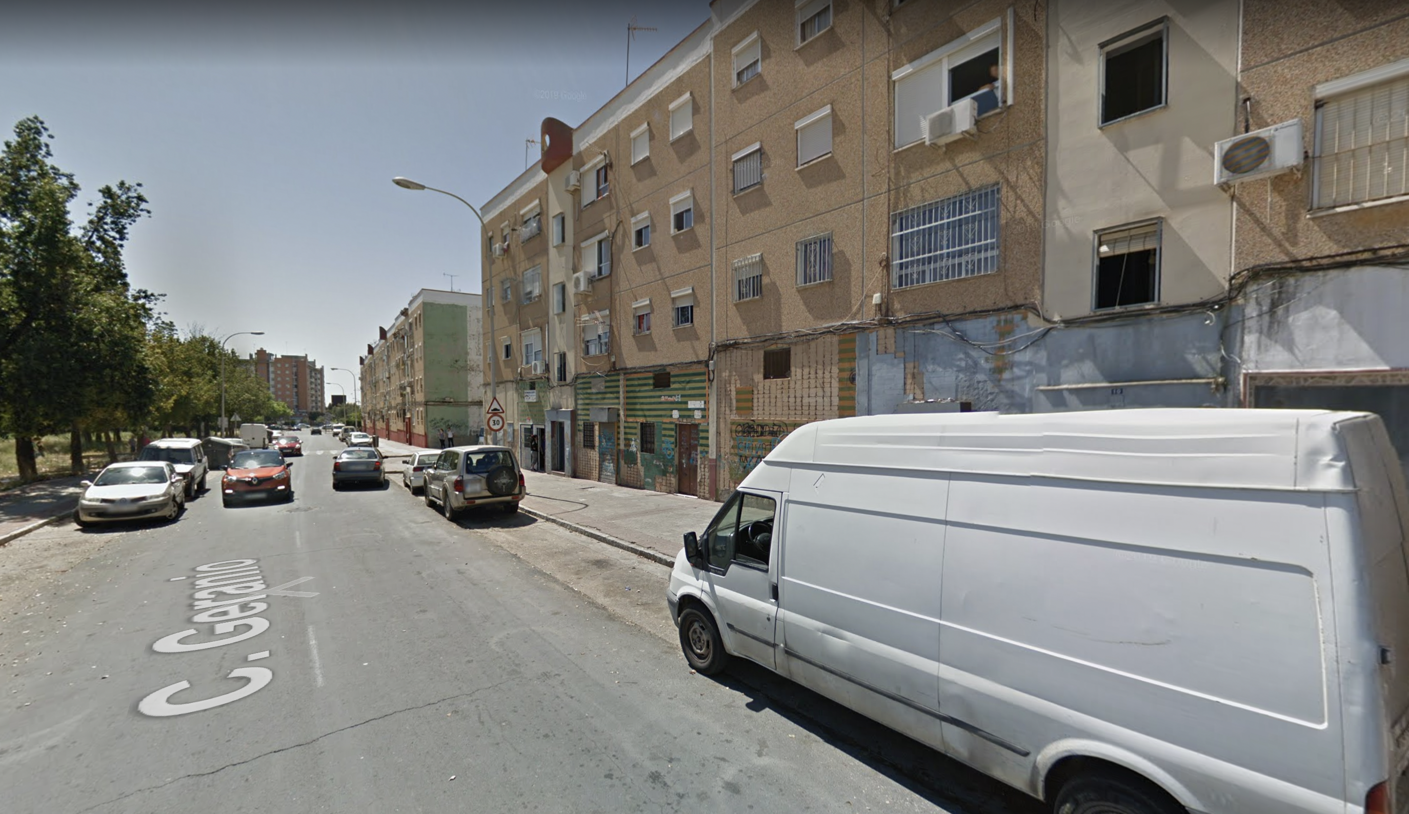 Imagen de la calle Geranio de Huelva, donde un hombre amenaza con hacer estallar una bombona.