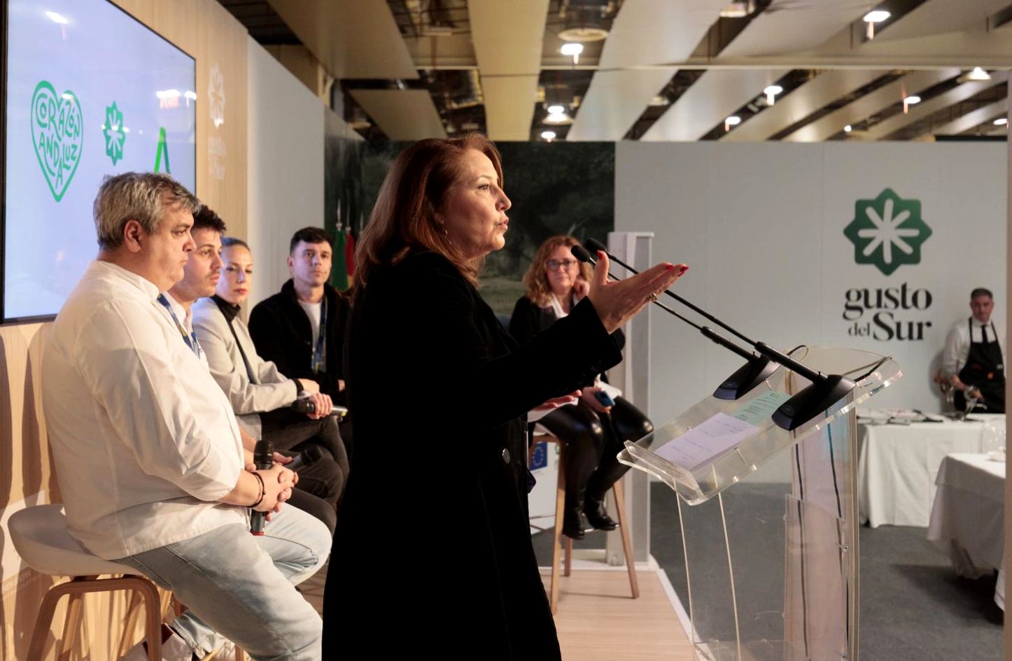 La consejera Carmen Crespo, en la clausura de Madrid Fusión, dentro del estand 'Gusto del Sur'.